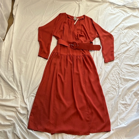 Designer dress! Brand New! - Picture 1 of 4